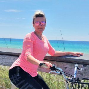 Meet your Posher, Julia